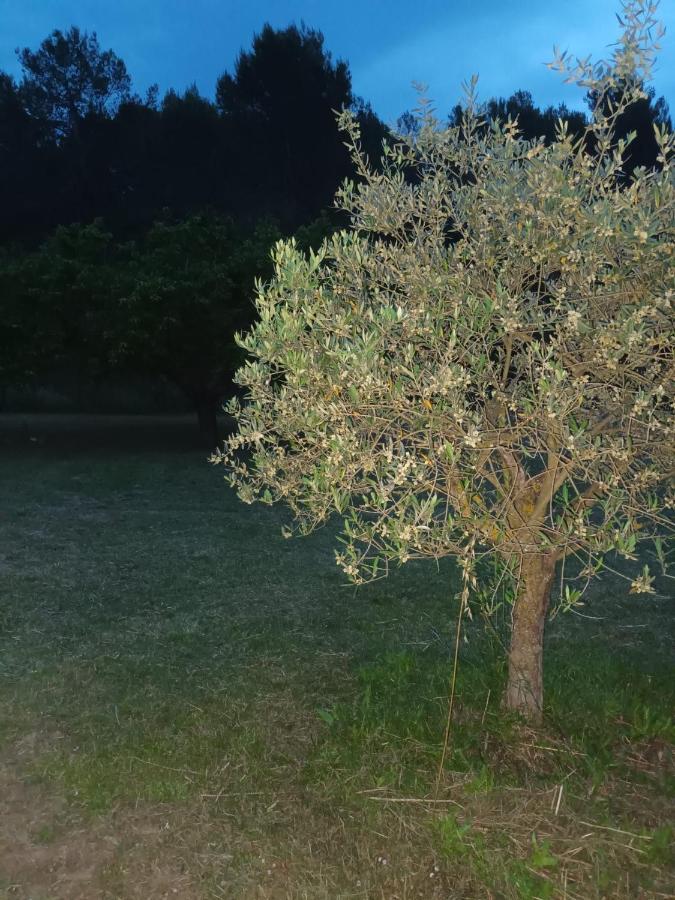 Location Venelles Villa Kültér fotó